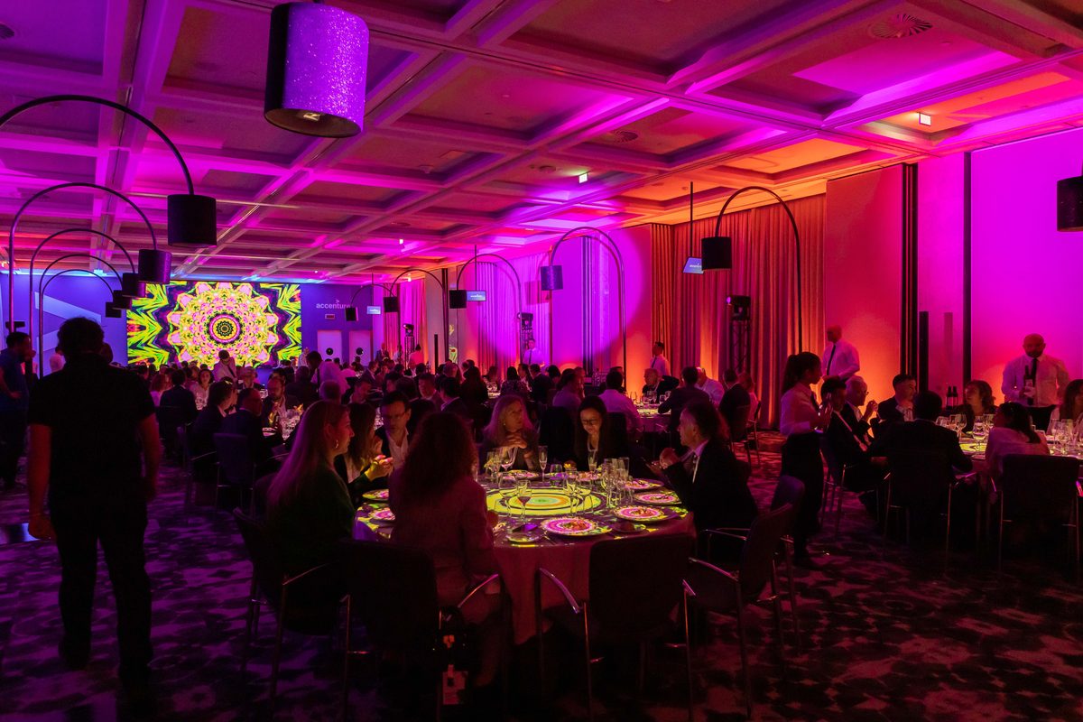 Alquiler de pantalla táctil multitáctil y videowall para eventos en Madrid
